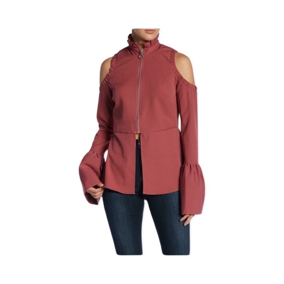 Romeo & Juliet Couture NWT Long Bell Sleeve Cold Shoulder Blouse Size Small - Picture 1 of 10